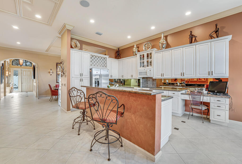 VALENCIA SHORES 3 - Residential