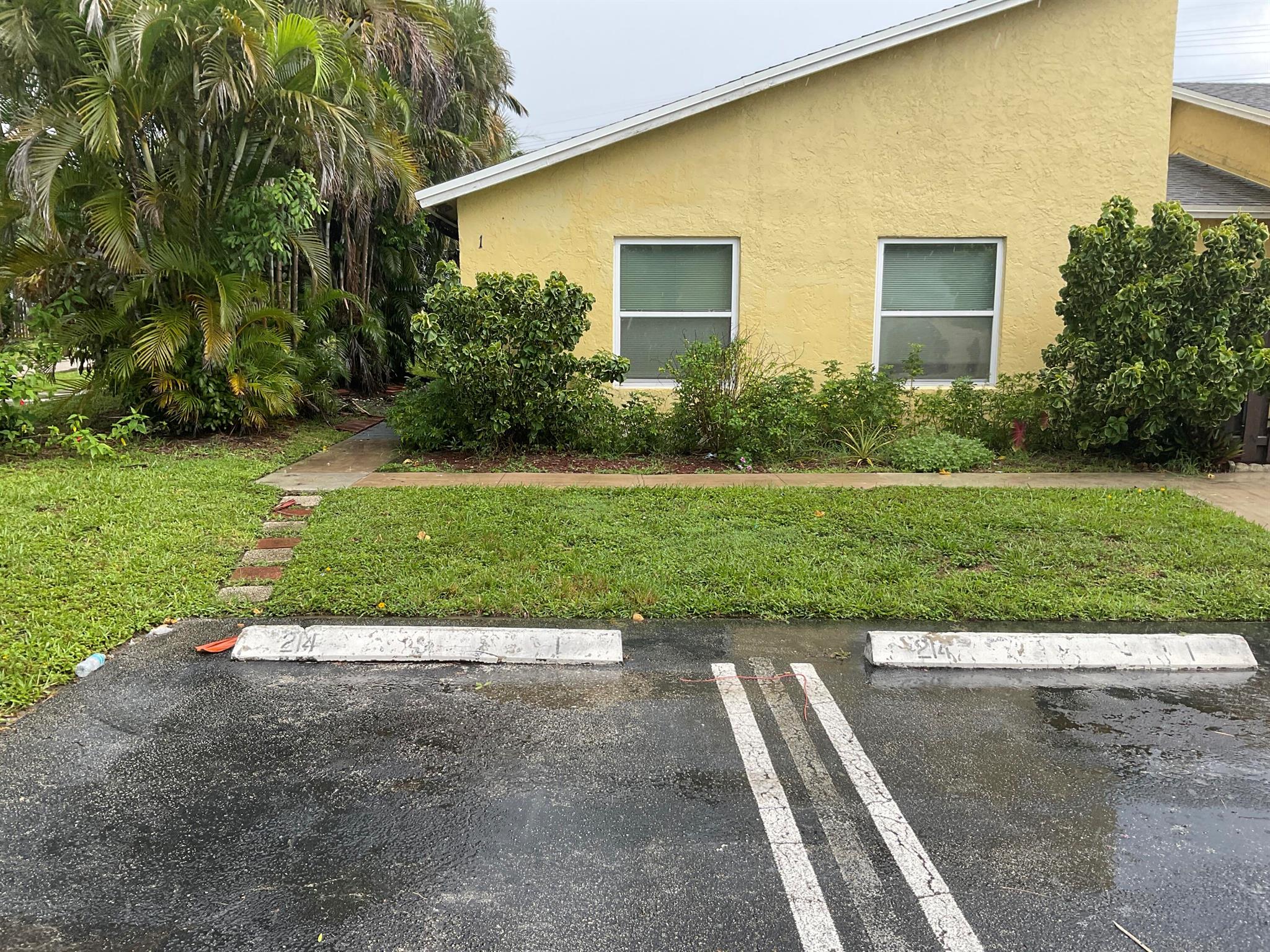 CHARMING 3-BEDROOM, 2-BATHROOM VILLA IN ROYAL PALM BEACH. THIS BEAUTIFULLY WELL-MAINTAINED VILLA IS LOCATED IN THE HEART OF ROYAL PALM BEACH, OFFERING THE PERFECT BLEND OF COMFORT, CONVENIENCE, AND STYLE. THE VILLA FEATURES A SPACIOUS KITCHEN WITH STAINLESS STEEL APPLIANCES, IDEAL FOR BOTH EVERYDAY LIVING AND ENTERTAINING.ENJOY TILE FLOORING THROUGHOUT, FRESH INTERIOR PAINT, AND A COVERED PATIO THAT'S PERFECT FOR RELAXING OR OUTDOOR GATHERINGS.SITUATED CLOSE TO A-RATED SCHOOLS, MAJOR ROADWAYS, SHOPPING CENTERS, DINING, AND A VARIETY OF LOCAL AMENITIES, THIS MOVE-IN-READY HOME HAS EVERYTHING YOU NEED.DON'T MISS OUT ON THIS WONDERFUL OPPORTUNITY. SCHEDULE YOUR SHOWING TODAY!