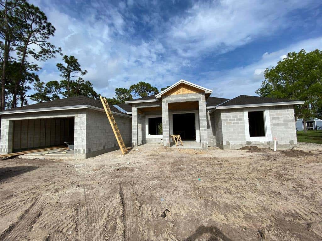 Photo of 5305 Hickory Drive, Fort Pierce, FL 34982 (MLS # R10725276)