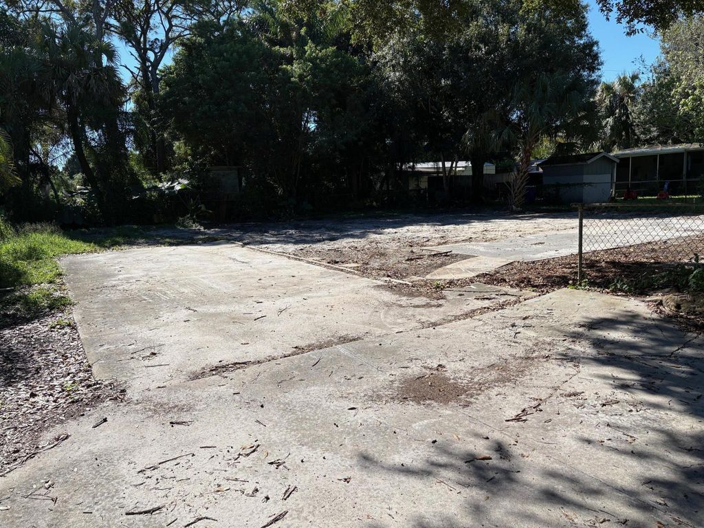 Photo of 1254 SW Pine Tree Trail, Stuart, FL 34997 (MLS # R11139003)