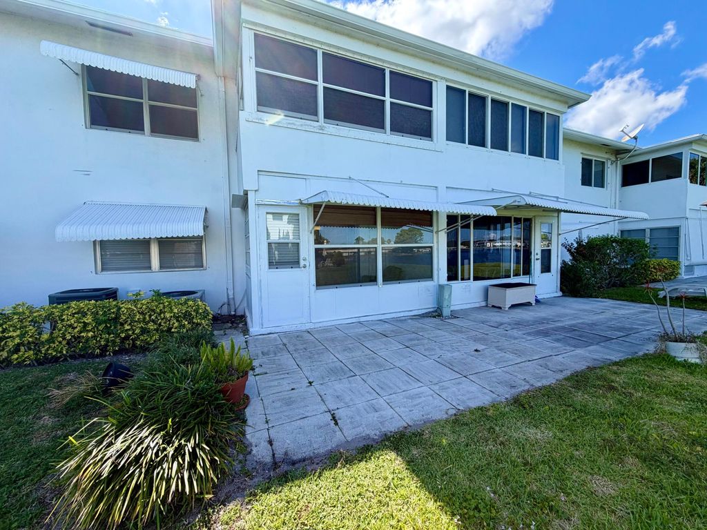 Photo of 1118 Lake Terrace #103, Boynton Beach, FL 33426 (MLS # B26024038)