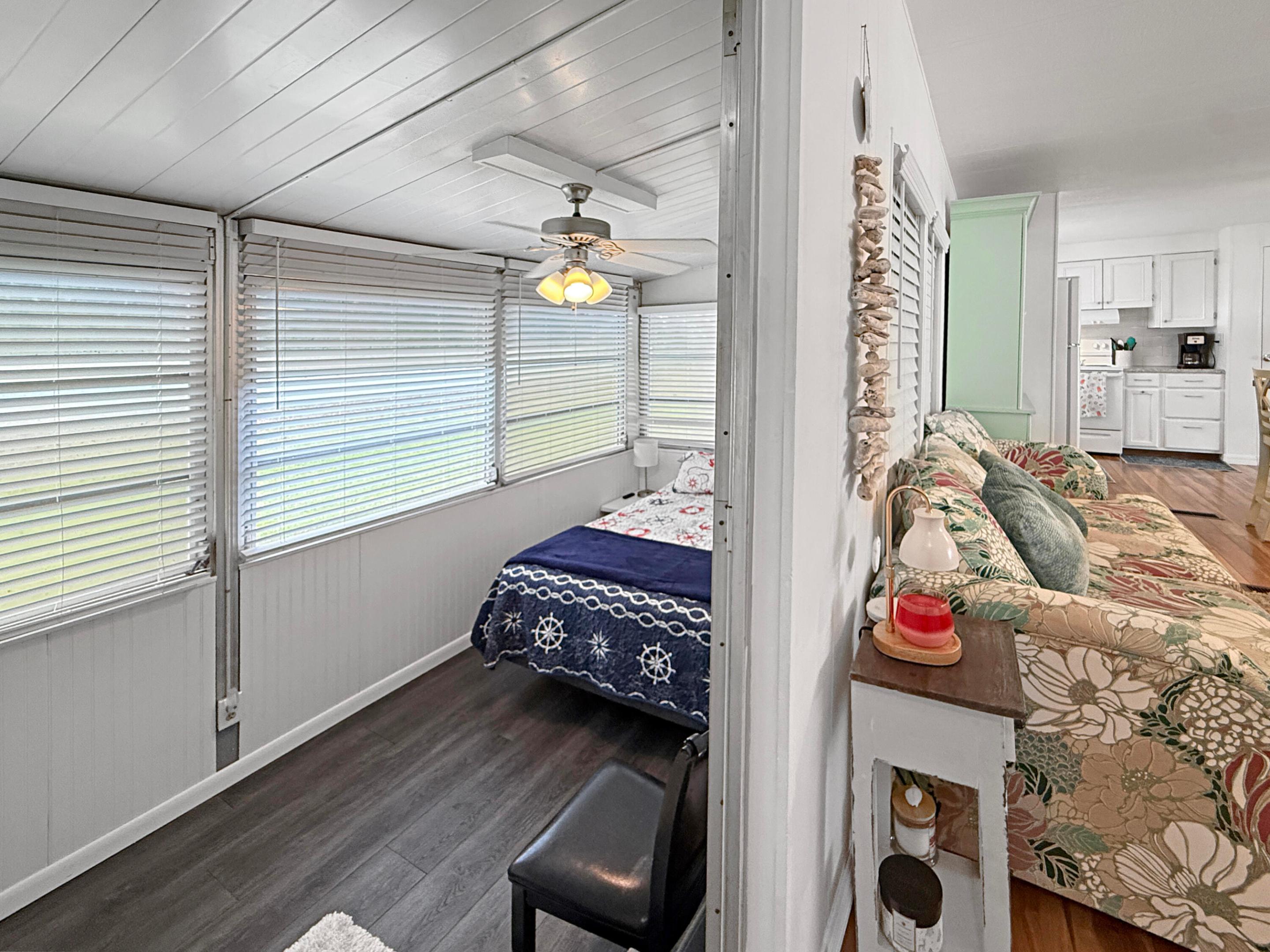 Royal Palm Mobile Home Community - Residential