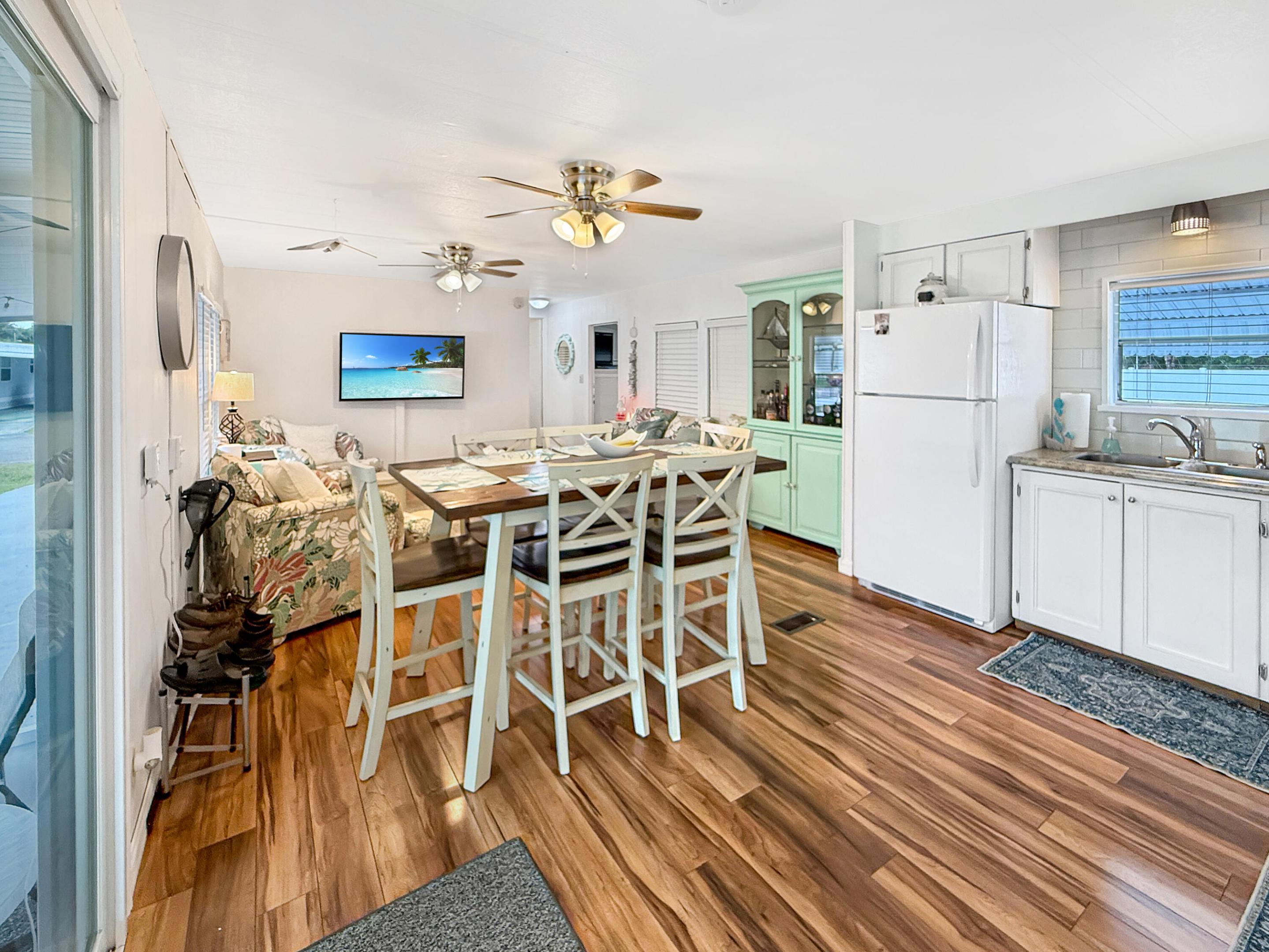 Royal Palm Mobile Home Community - Residential