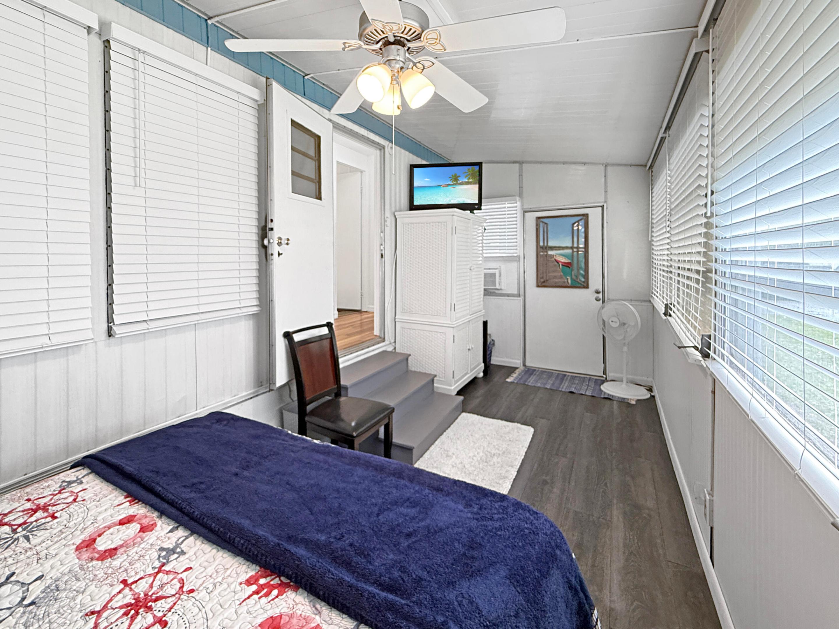 Royal Palm Mobile Home Community - Residential