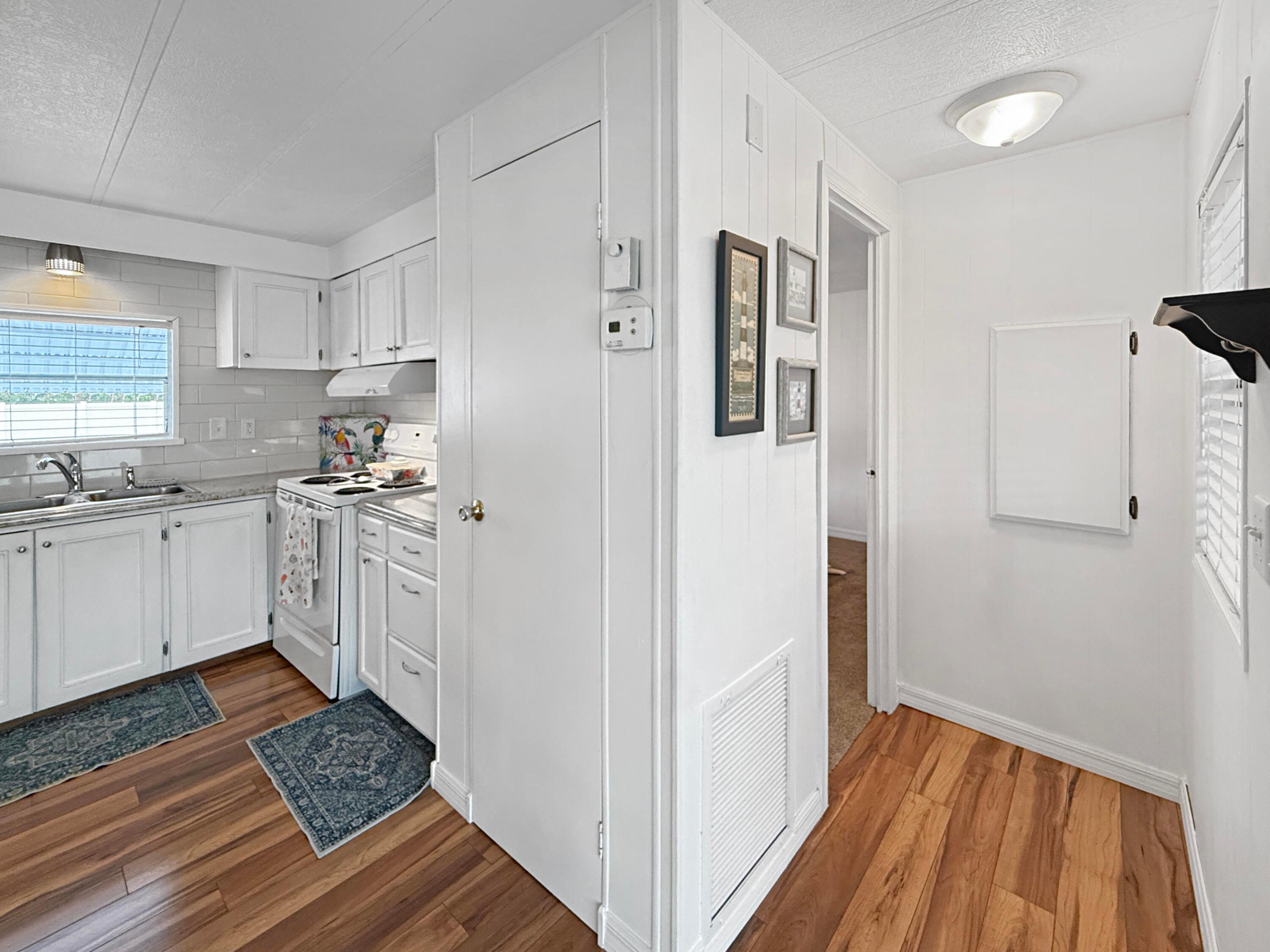 Royal Palm Mobile Home Community - Residential