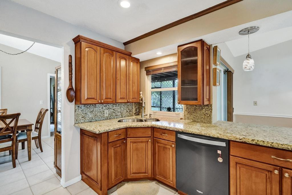 Sunflower Margate 82-38 B - Residential Lease