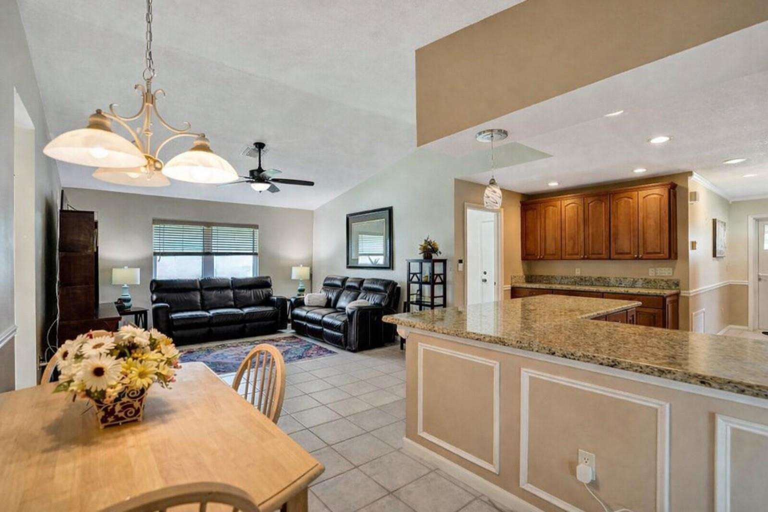 Sunflower Margate 82-38 B - Residential Lease