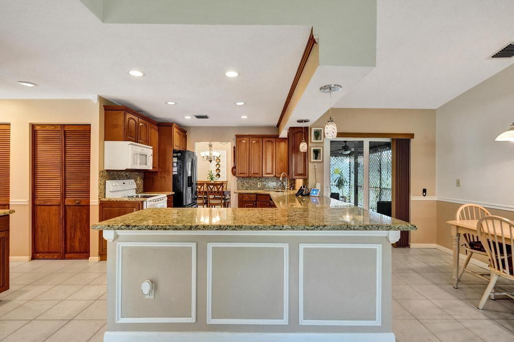 Sunflower Margate 82-38 B - Residential Lease