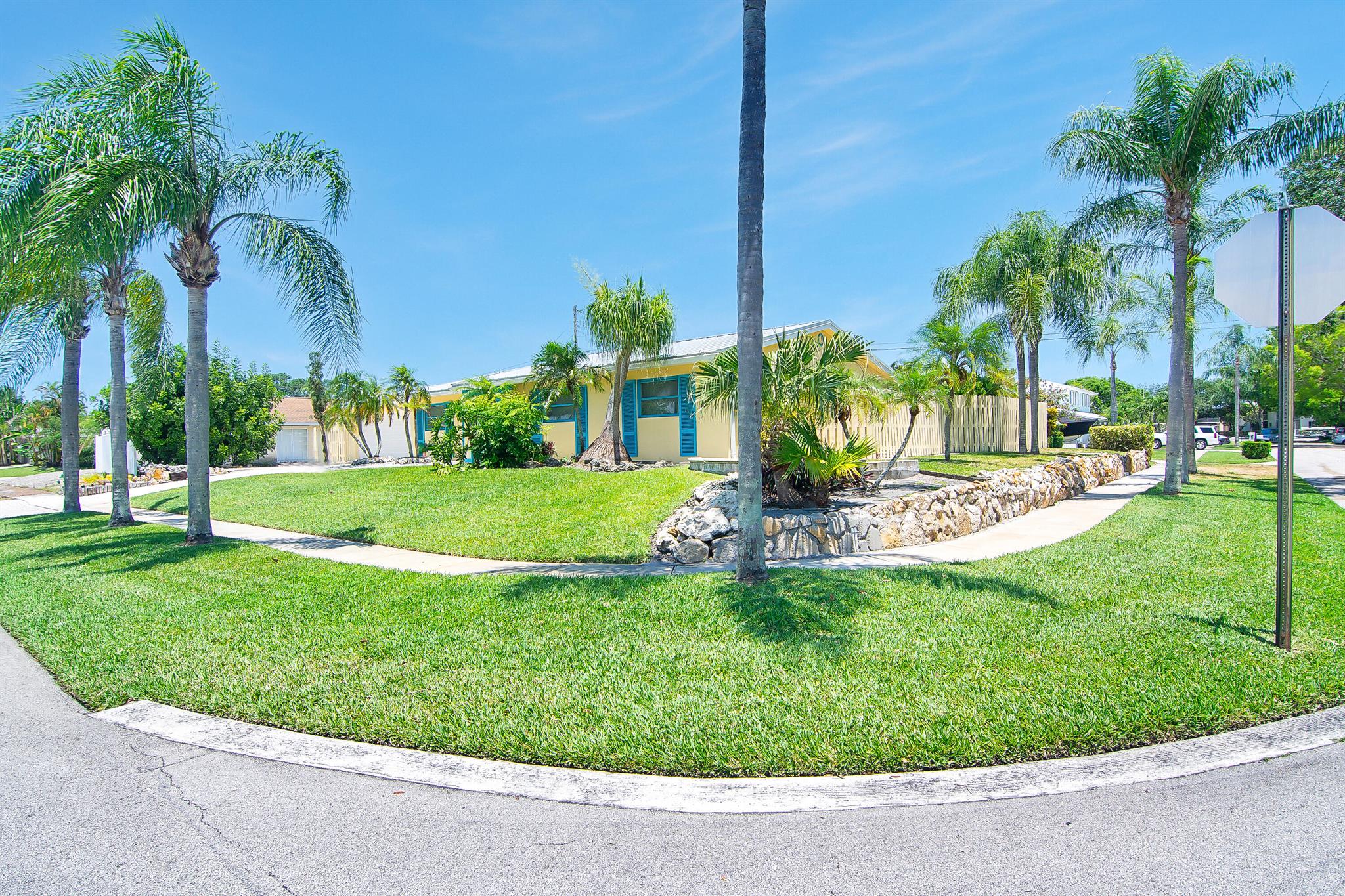 360 Saturn Avenue