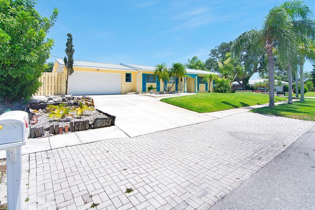 Photo of 360 Saturn Avenue, Tequesta, FL 33469 (MLS # R11091832)