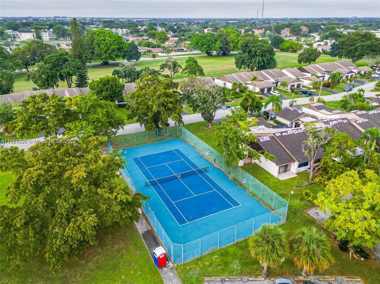 Wedgewood Condo - Residential