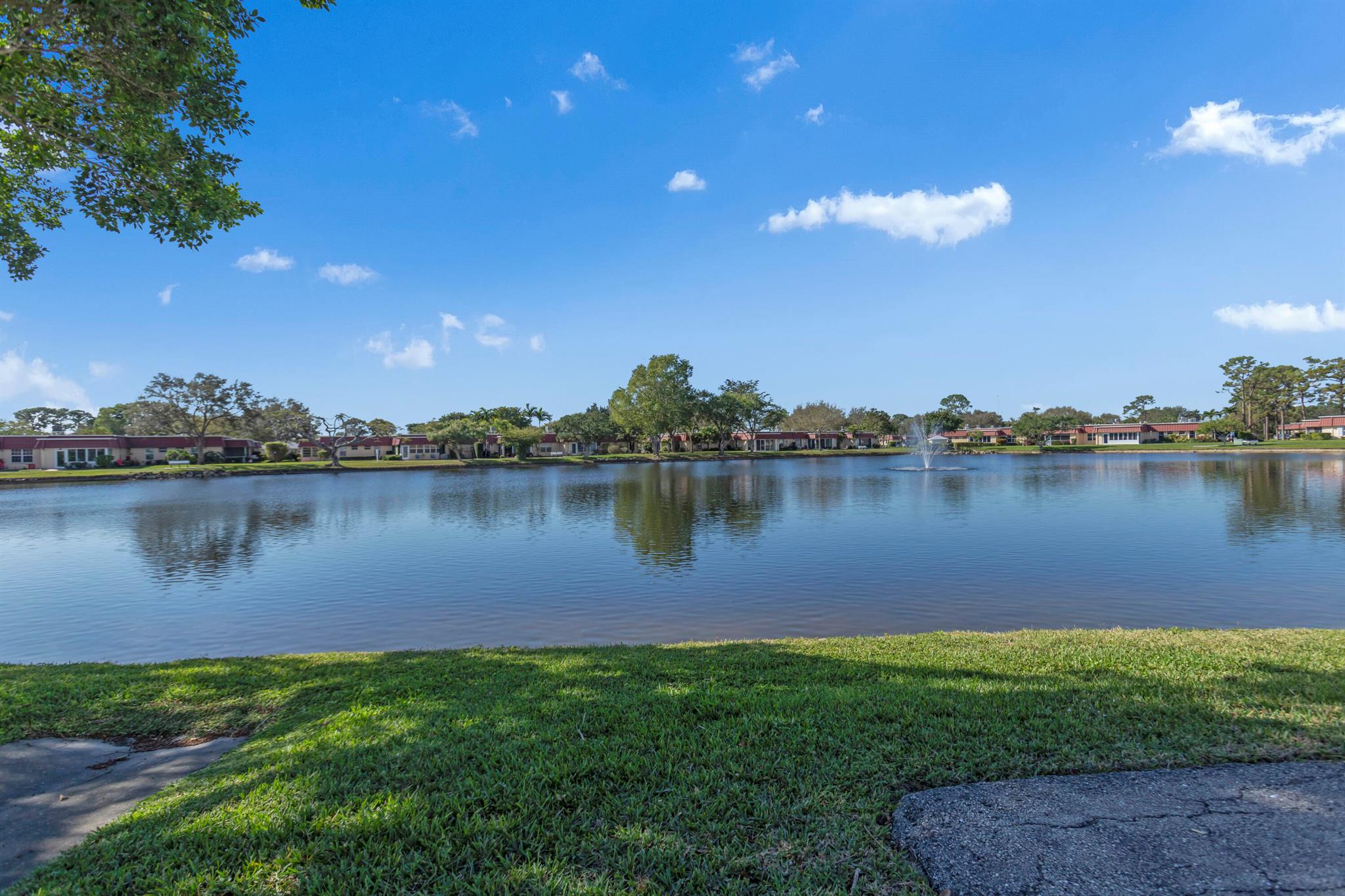 Furnished 2-Bed/2-Bath Villa in Active 55+ Community - Available Short or Long Term!Beautiful corner unit with a BONUS Florida Room in Covered Bridge, a highly desirable 55+ community! Features include tile flooring throughout, spacious master suite with walk-in closet, new stainless steel appliances, in-unit washer/dryer, and a brand-new roof (2023).Pet-friendly, parking just steps from your door. Enjoy resort-style amenities: two heated pools, clubhouse, tennis, pickleball, library, billiards, and scenic walking paths.Close to shopping, dining, Lake Worth Beach, and Okeeheelee Park.Available furnished for seasonal or annual rental -schedule your showing today!