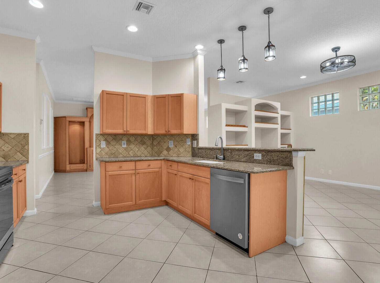 HIGHLAND GLEN - Residential Lease