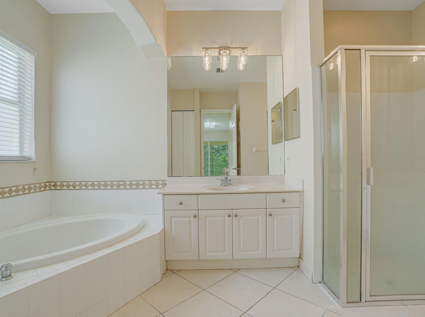 HIGHLAND GLEN - Residential Lease