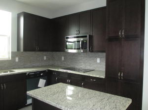 VILLA DIAMANTE ON OLD JUPITER BEACH ROAD - Residential