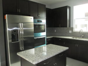 VILLA DIAMANTE ON OLD JUPITER BEACH ROAD - Residential