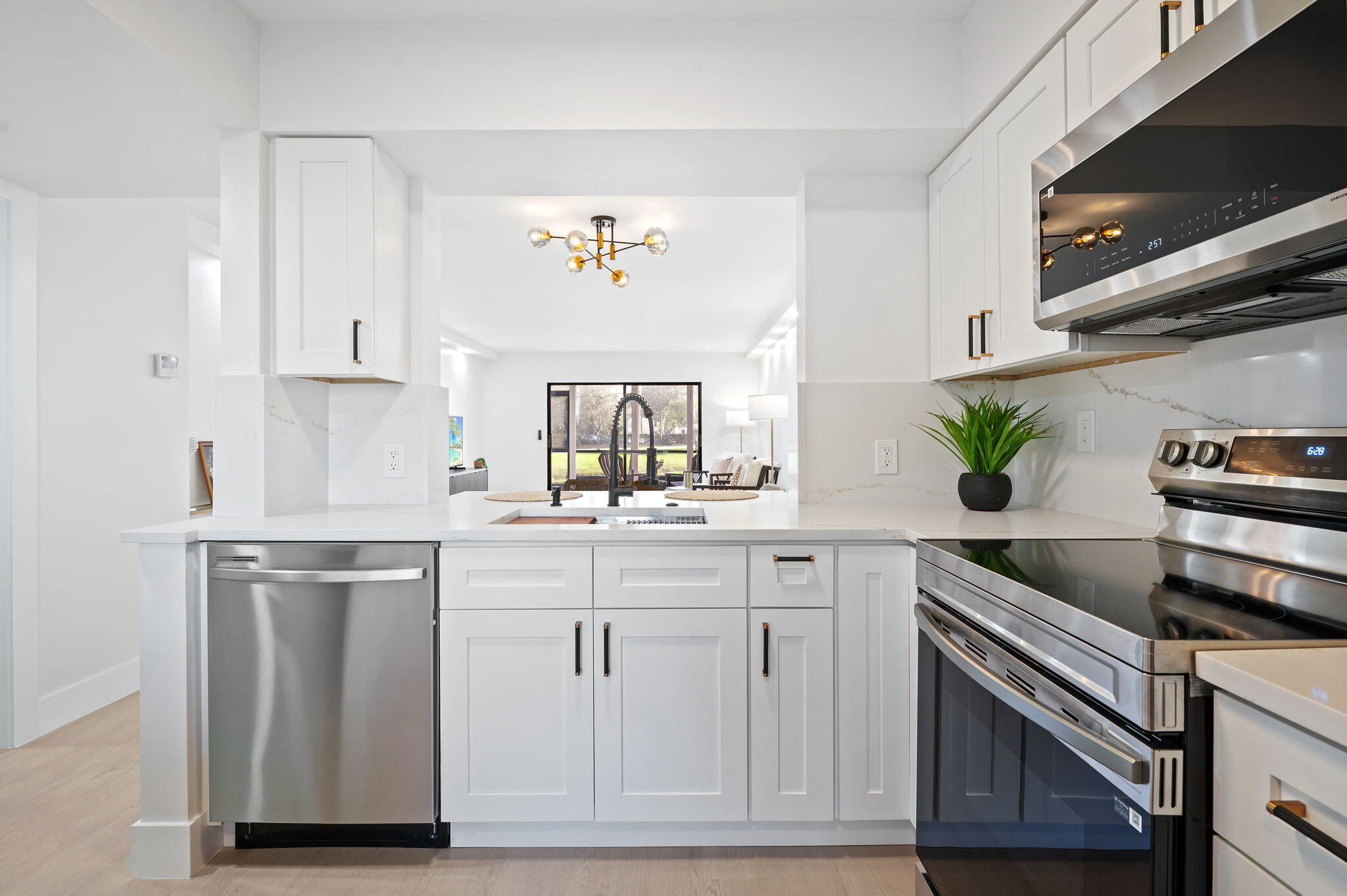 HUNTINGTON LAKES - Residential