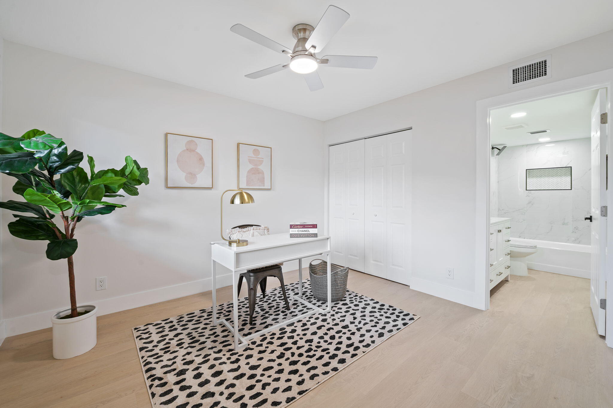 HUNTINGTON LAKES - Residential