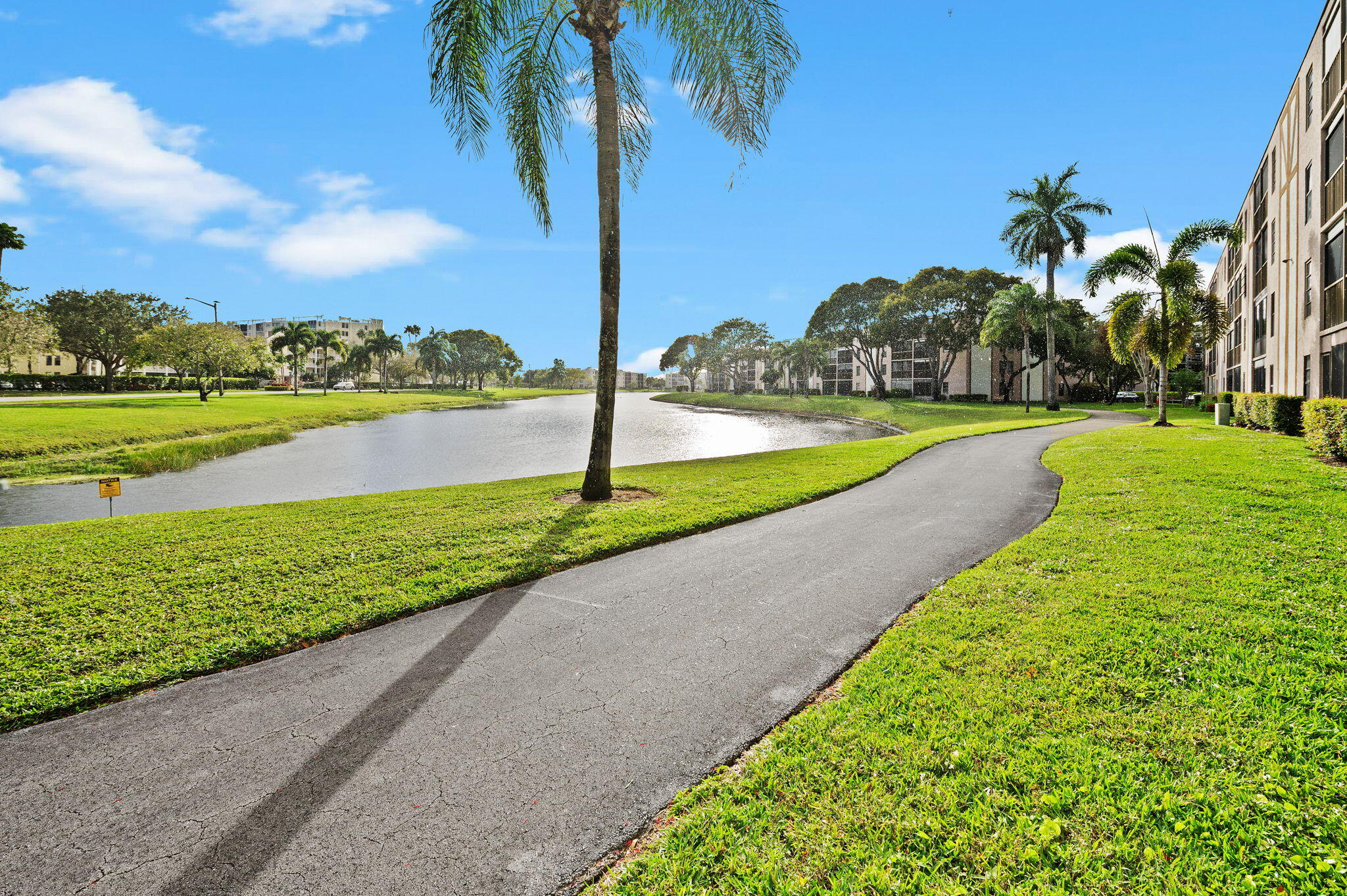 HUNTINGTON LAKES - Residential