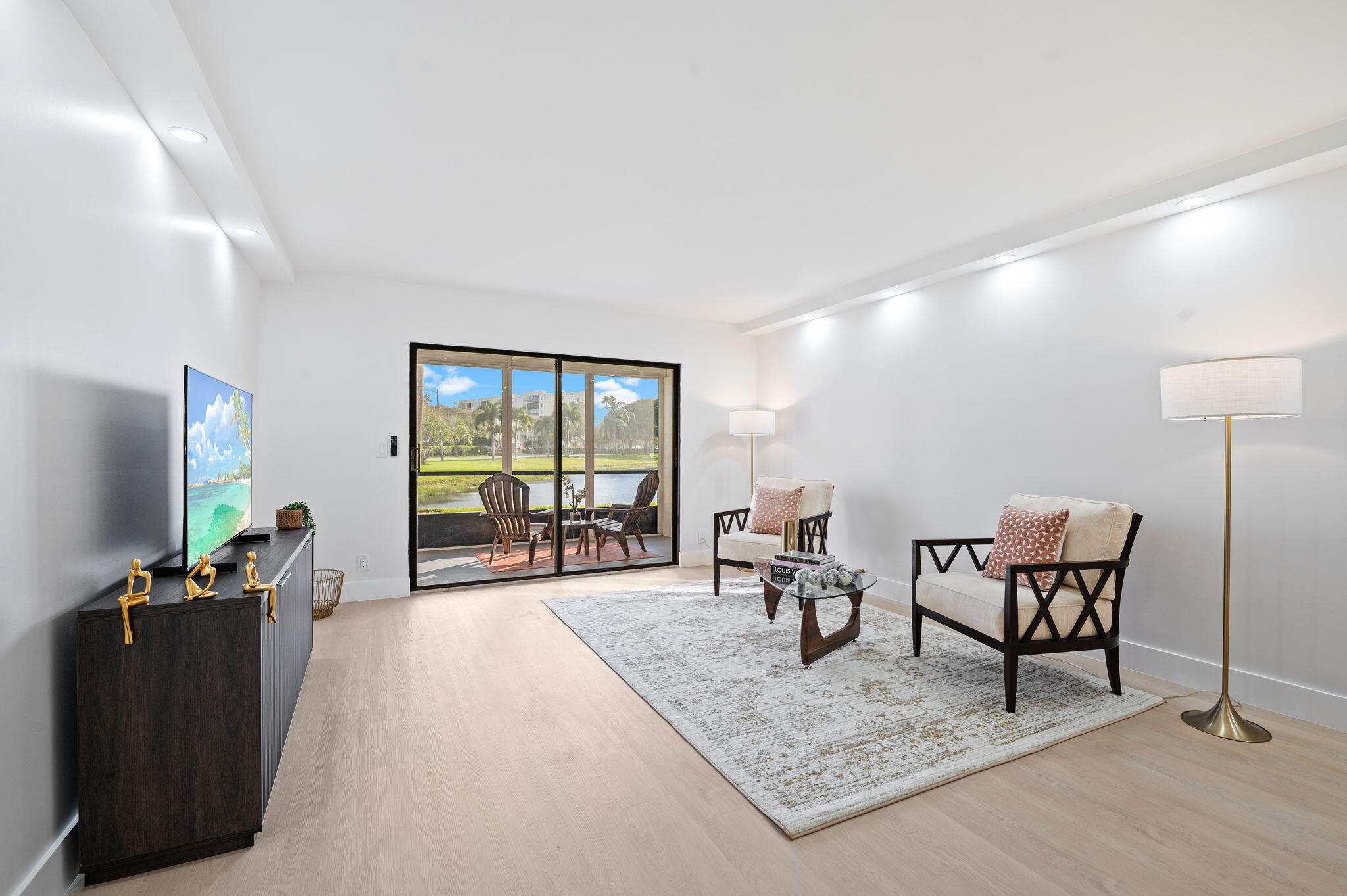 HUNTINGTON LAKES - Residential