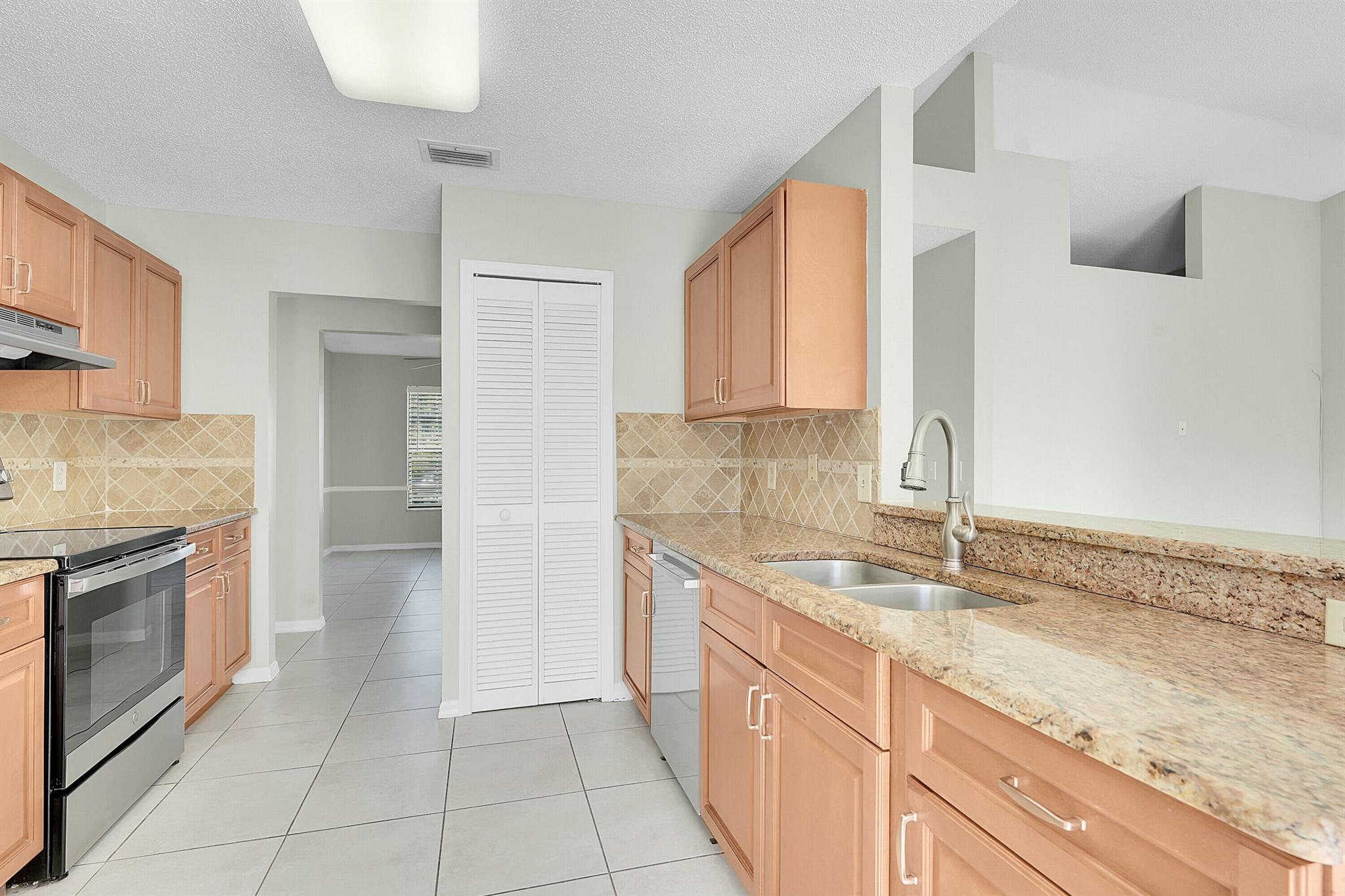 PORT ST LUCIE SECTION 5 - Residential