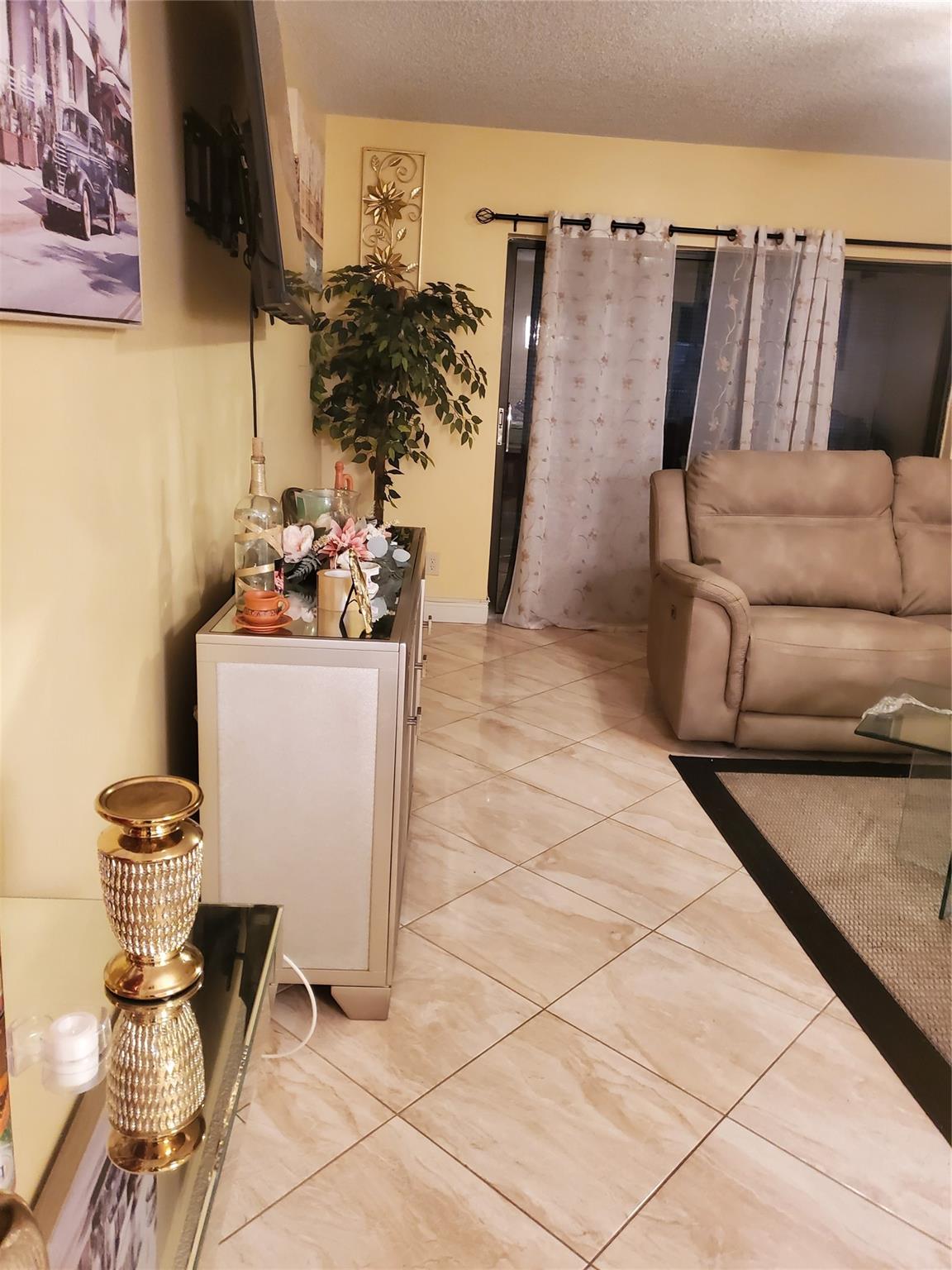 SABAL PALM - Residential