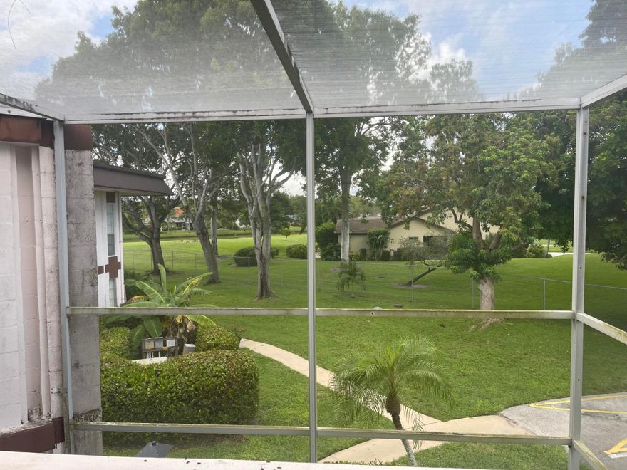 Fully furnished 1 bed 1 +1/2 bath large screened patio across from commons park