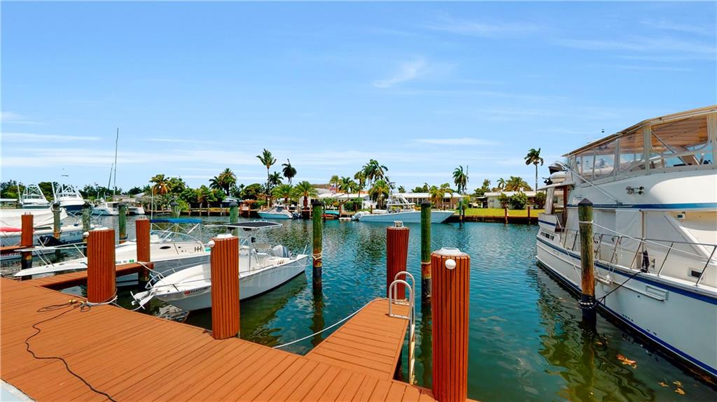 Island Club - Residential