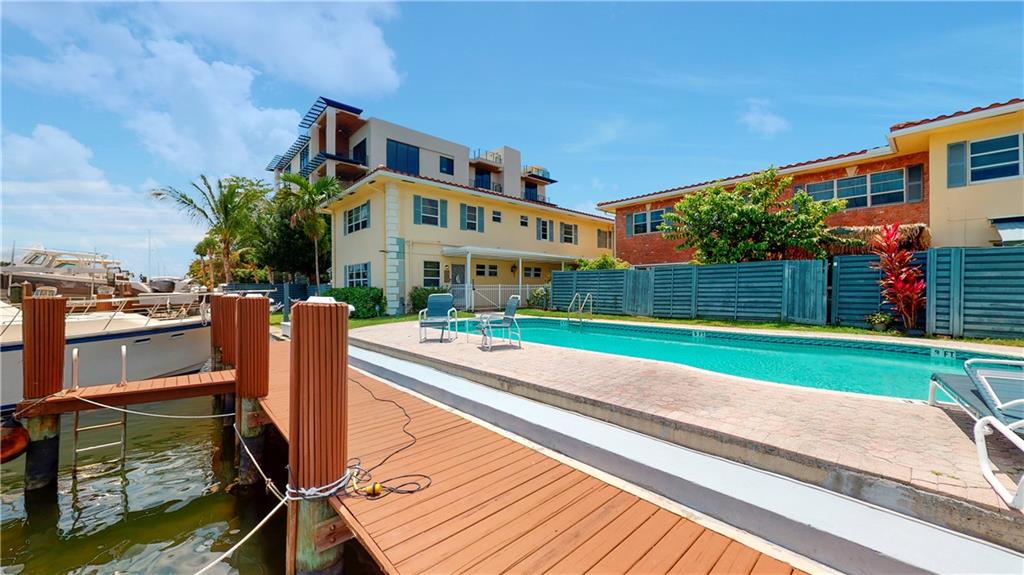 Island Club - Residential