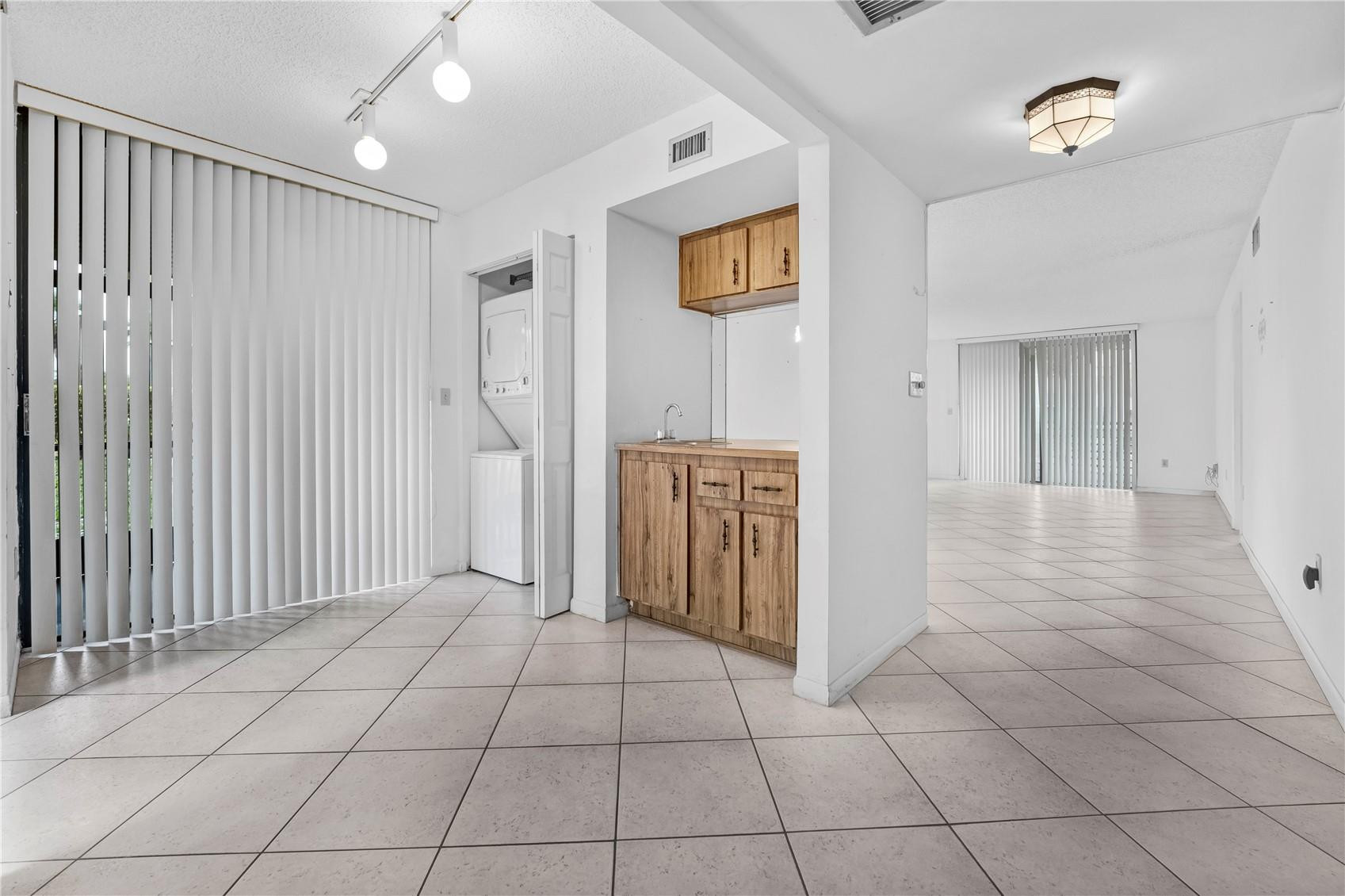 Colony Point - Residential