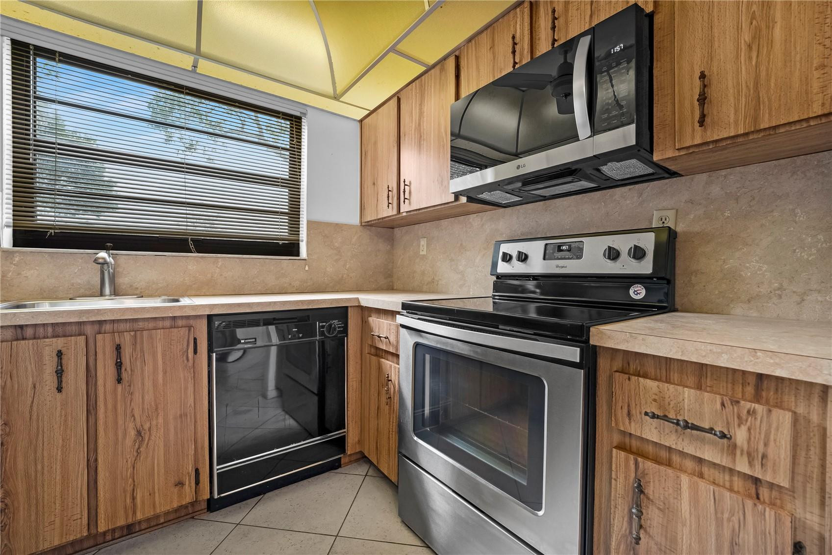 Colony Point - Residential