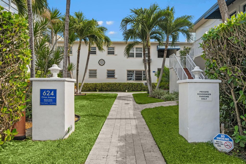 Photo of 624 Orton Avenue #9, Fort Lauderdale, FL 33304 (MLS # B26002787)