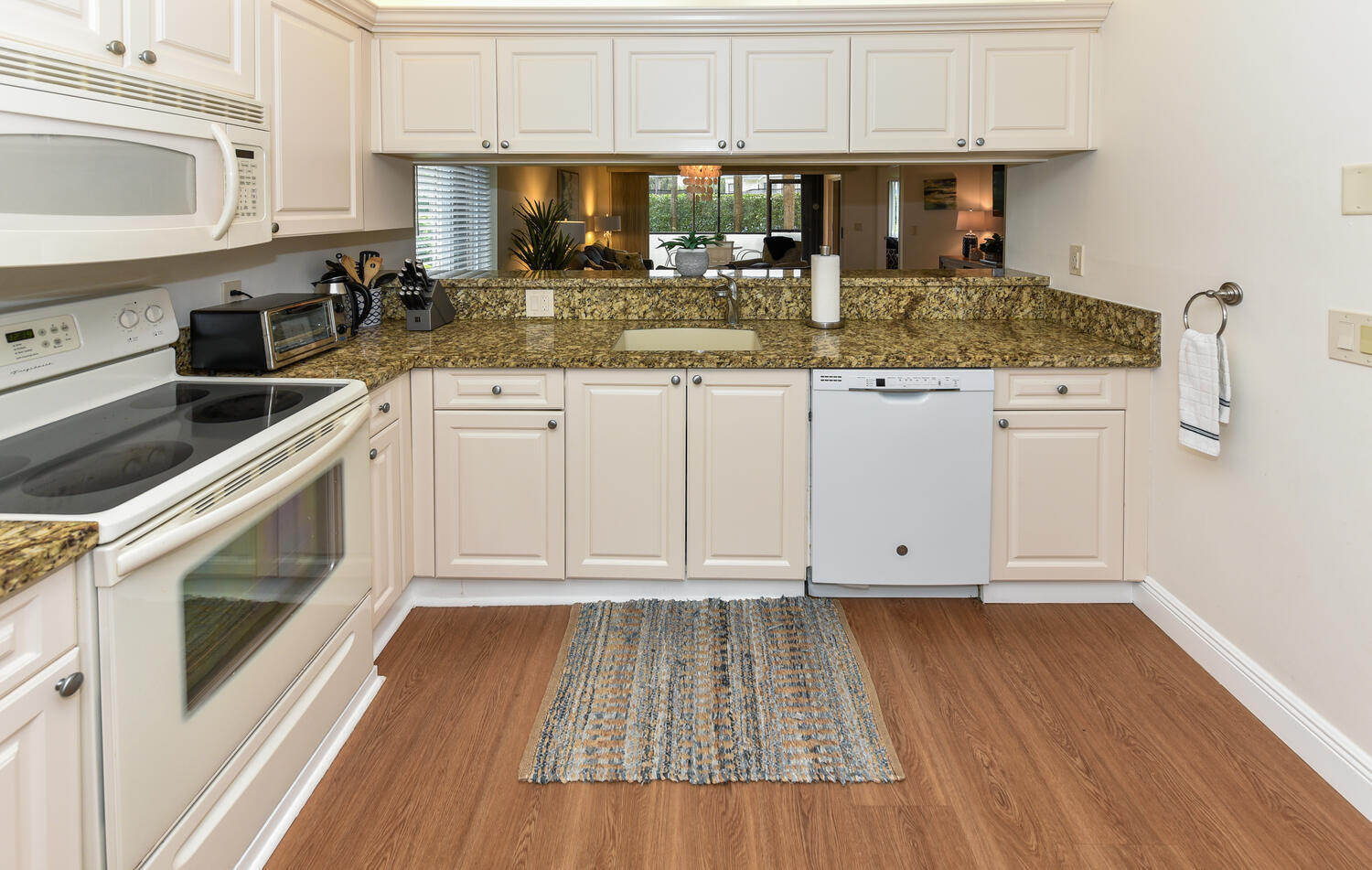 Jupiter Bay East - Residential