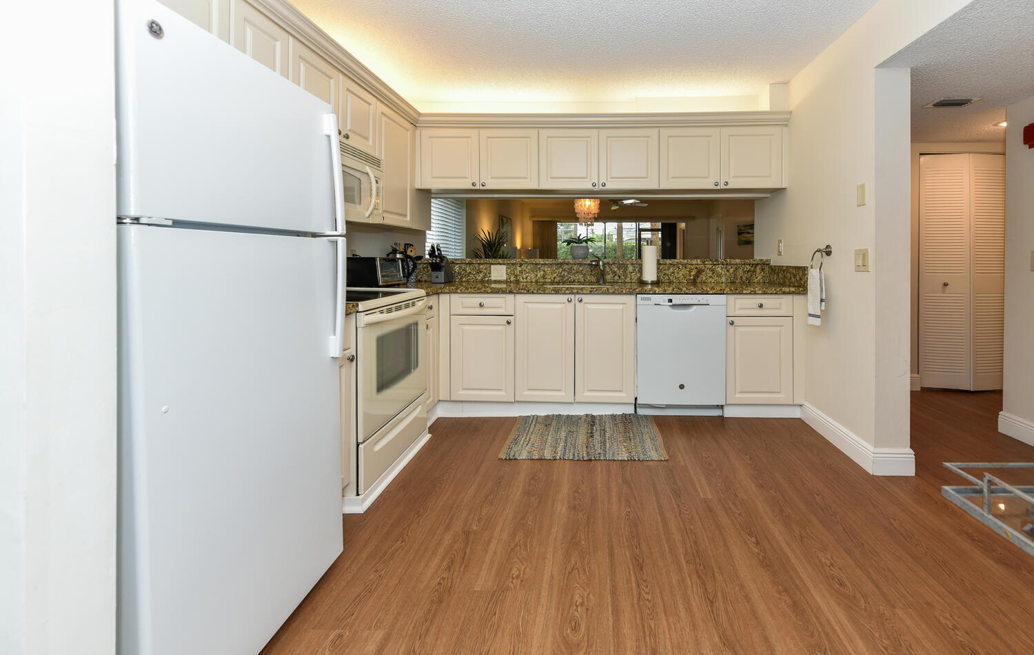 Jupiter Bay East - Residential