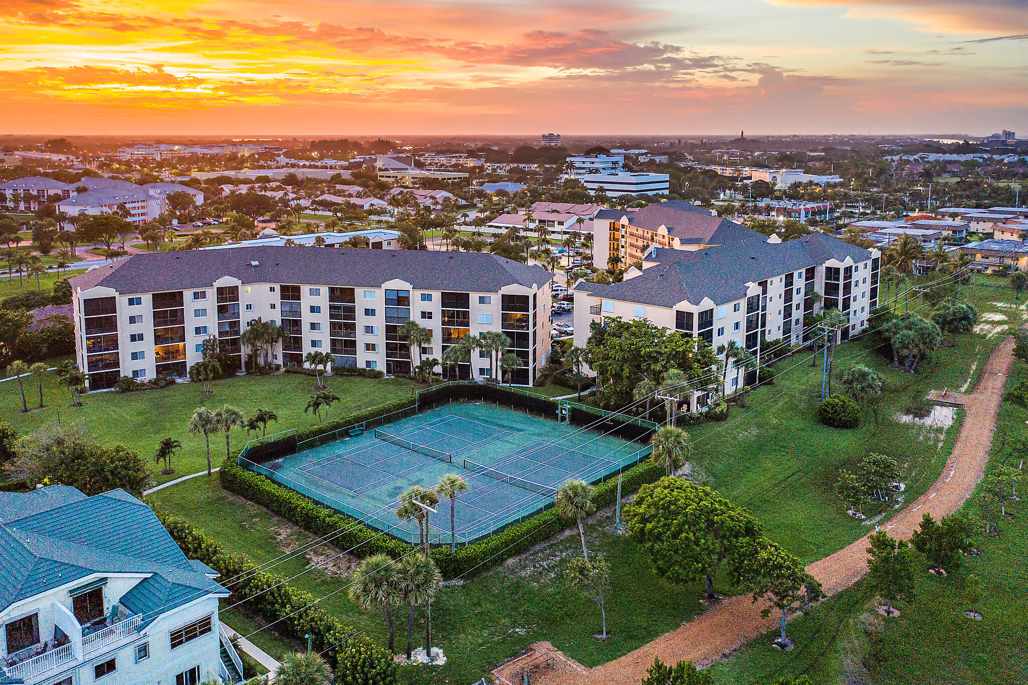 Jupiter Bay East - Residential