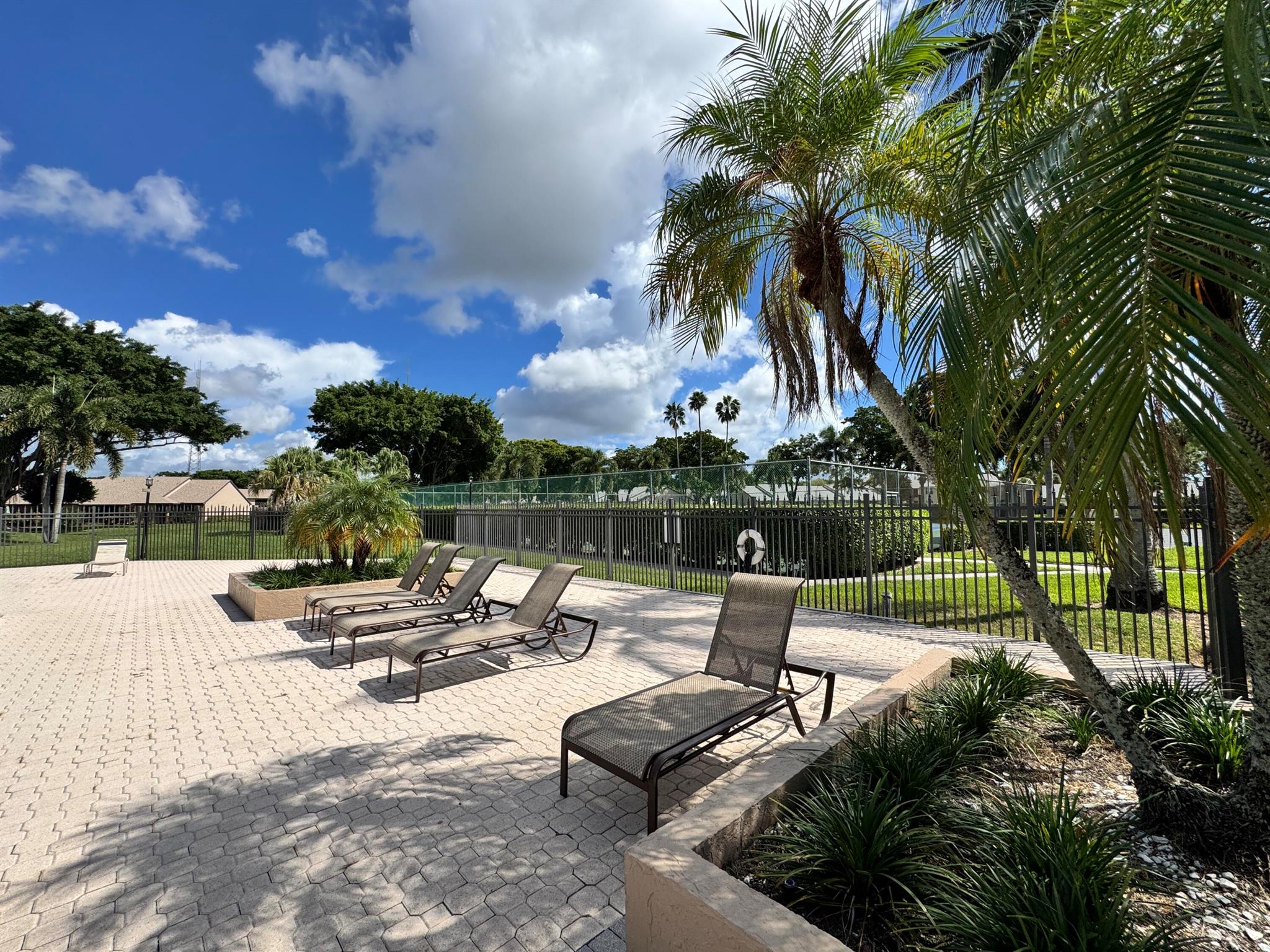 BOCA GLADES CONDO A THRU - Residential