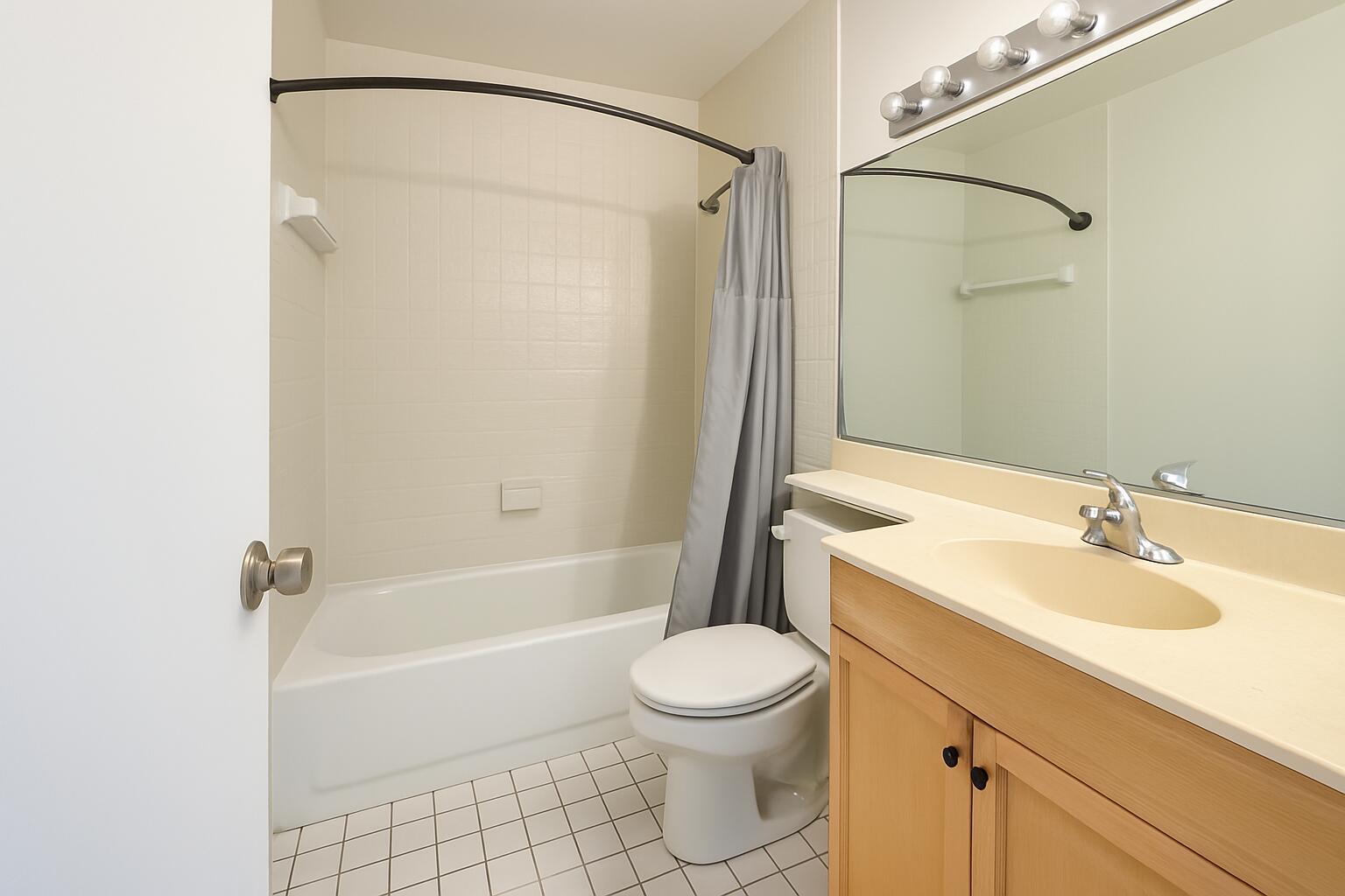 BOCA GLADES CONDO A THRU - Residential