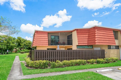 Tiny photo for 22910 Oxford Place #D, Boca Raton, FL 33433 (MLS # B26035900)
