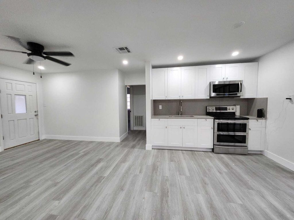 Photo of 2927 Vassallo Avenue, Lake Worth, FL 33461 (MLS # R10973067)