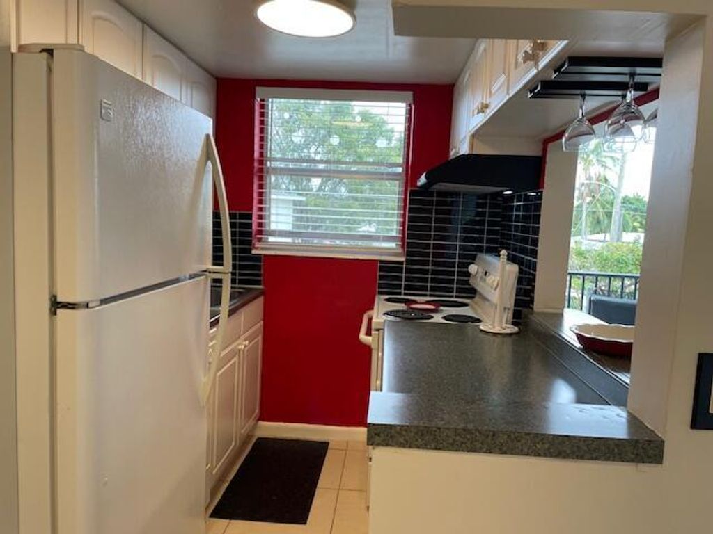 Photo of 111 SE 1st Street #7, Boynton Beach, FL 33435 (MLS # R11073736)