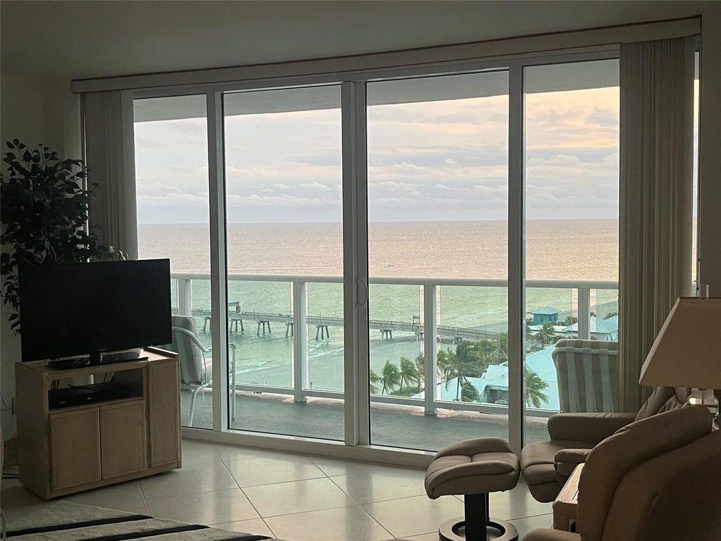 Photo of 333 NE 21st Ave #1522, Deerfield Beach, FL 33441 (MLS # F10532047)