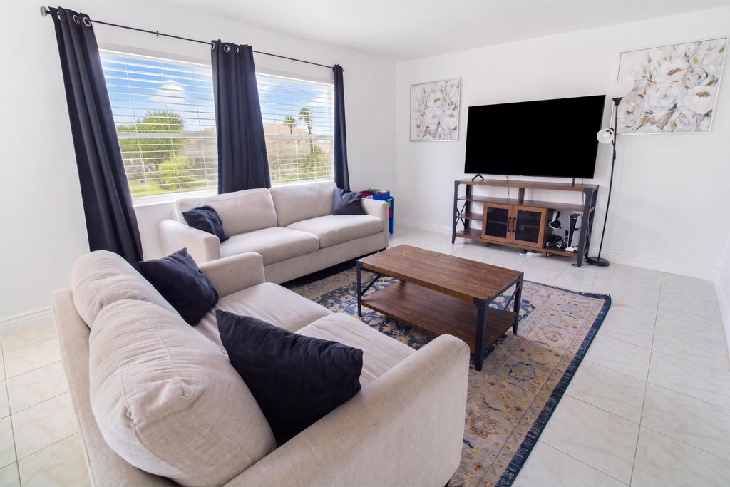 Photo of 413 SW 61ST Terrace, Margate, FL 33068 (MLS # B26094477)