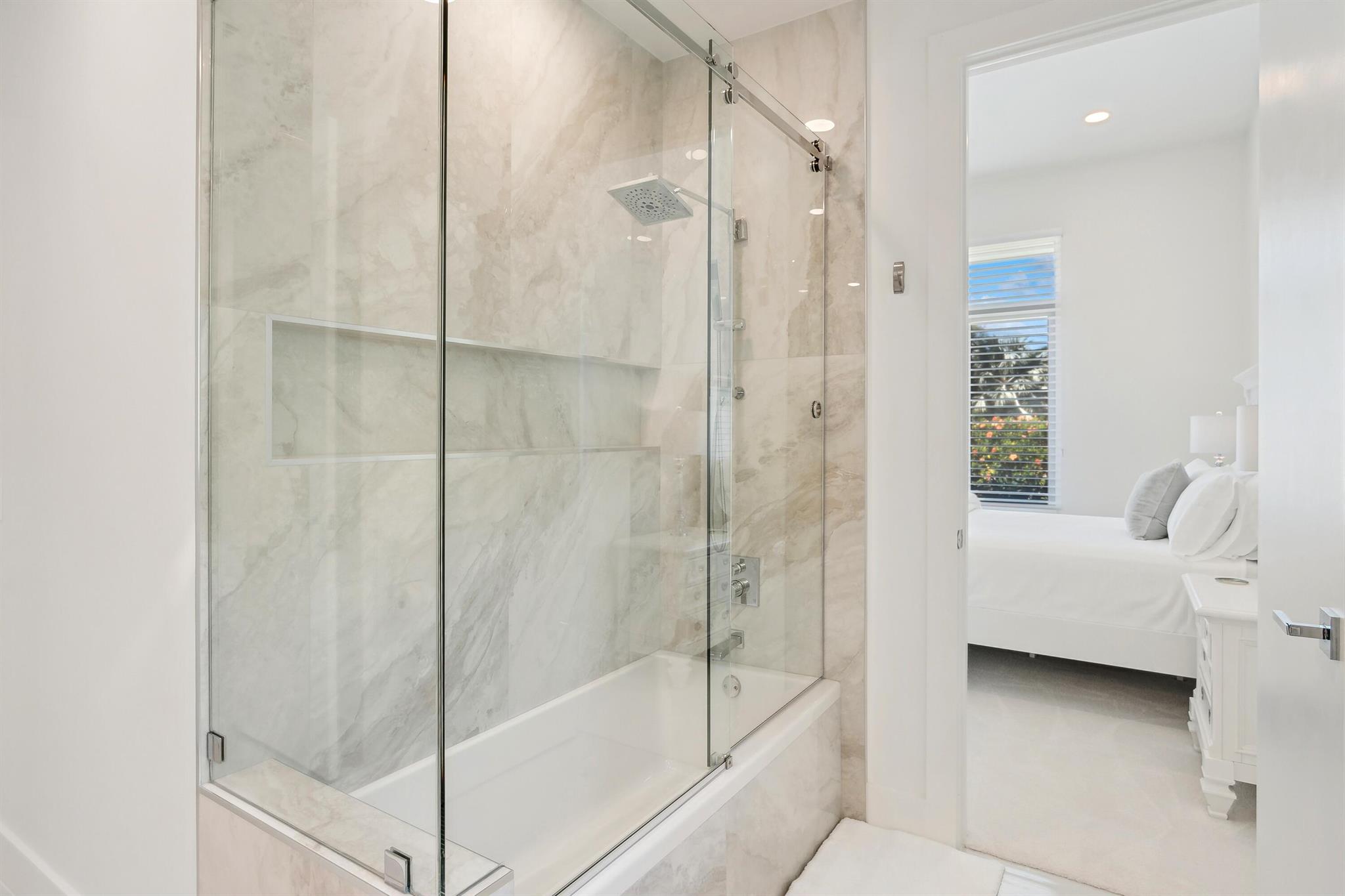 SAILFISH POINT - Residential