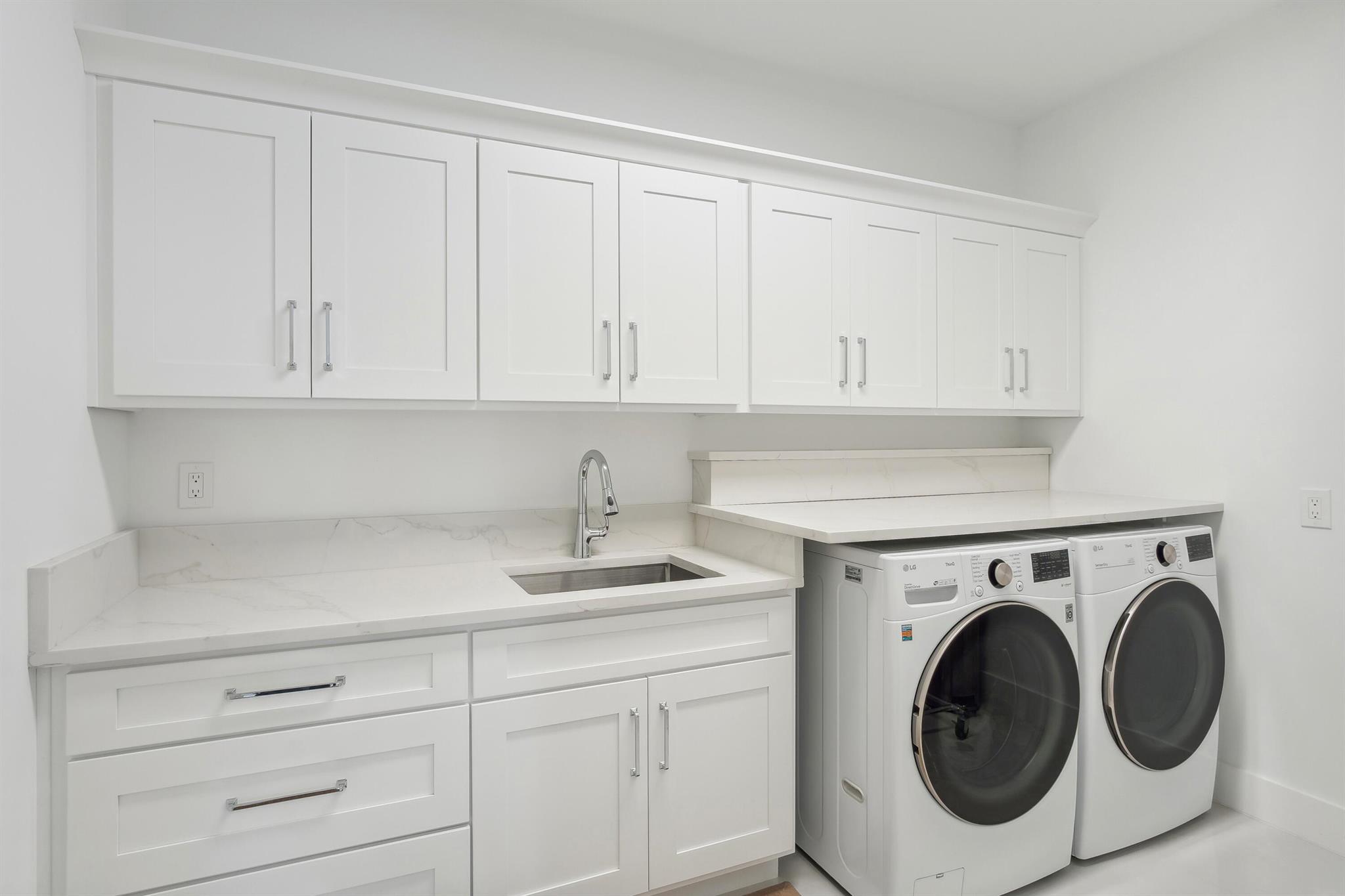 SAILFISH POINT - Residential