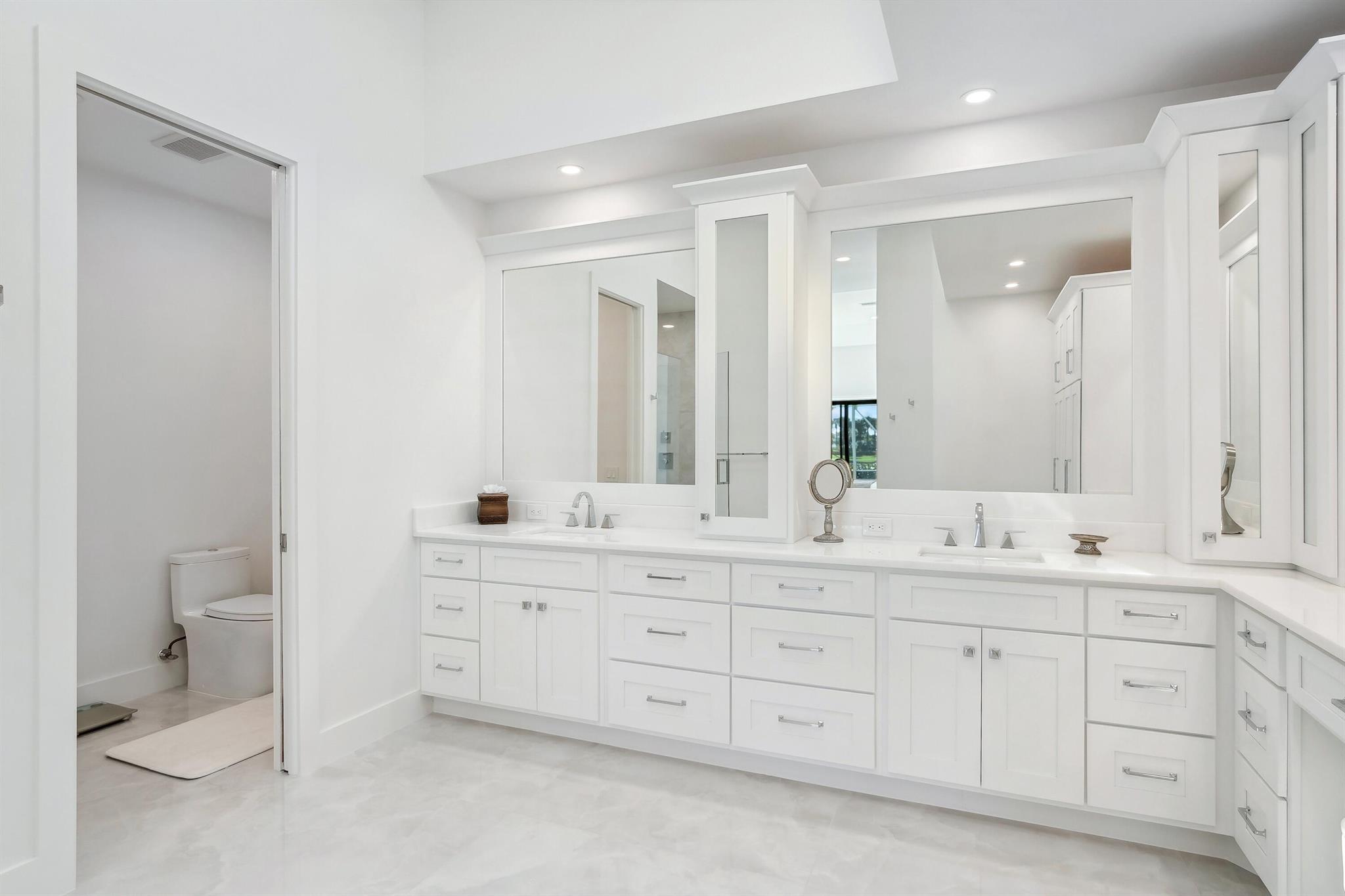 SAILFISH POINT - Residential