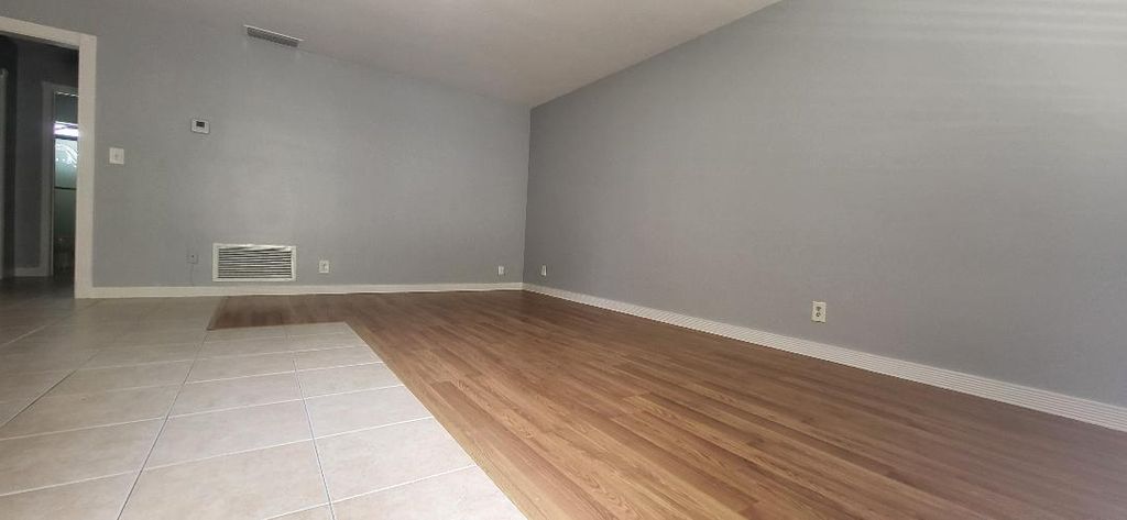 Photo of 5240 NE 14th Way #5, Fort Lauderdale, FL 33334 (MLS # B26010870)