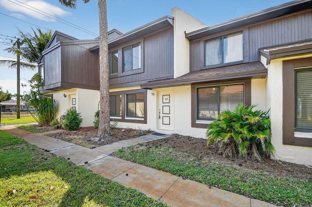 Photo of 5352 Bosque Lane #109, West Palm Beach, FL 33415 (MLS # R11165290)