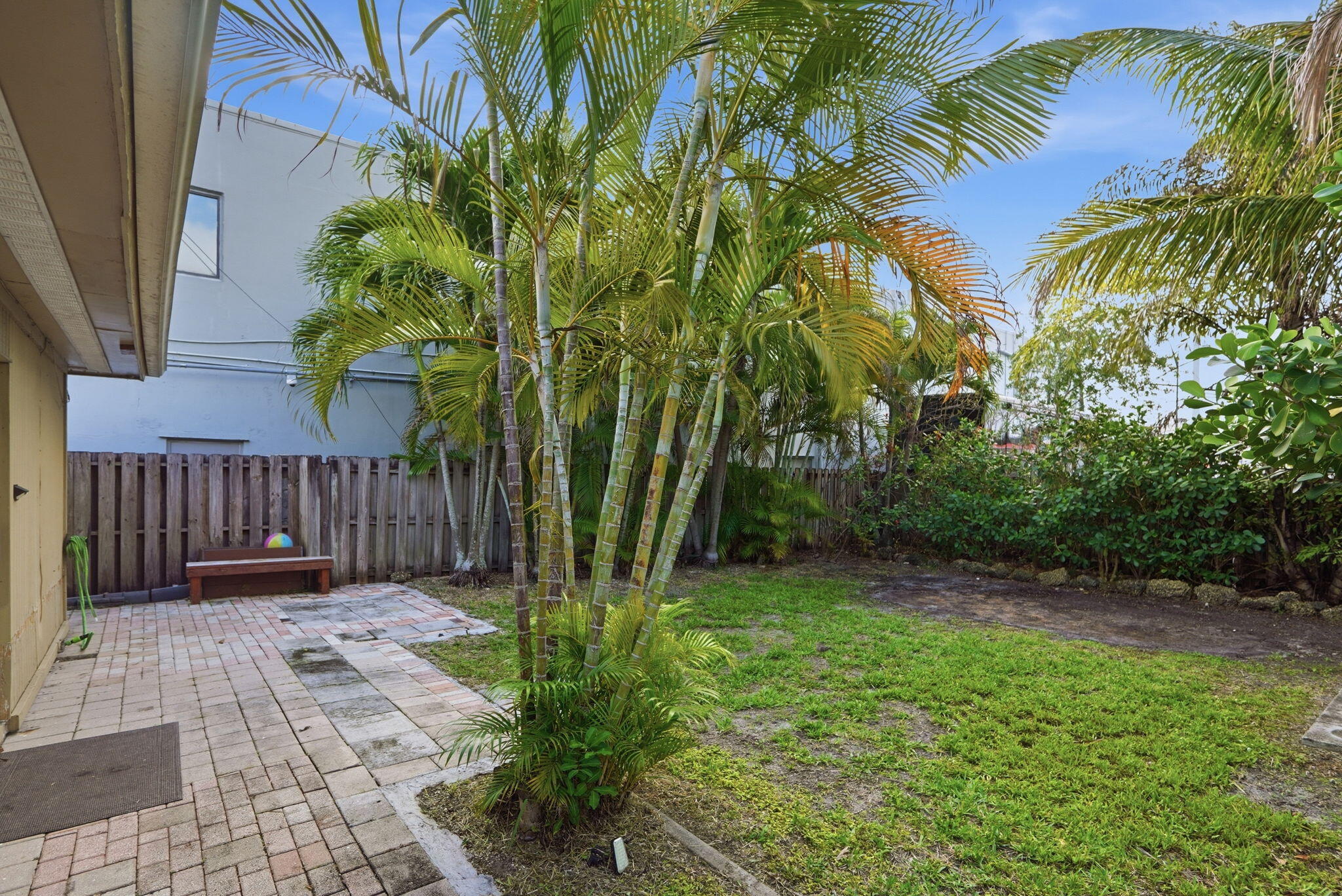 OAKLAND PARK - Residential Income