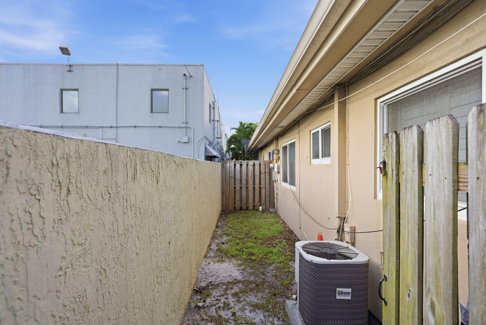 OAKLAND PARK - Residential Income