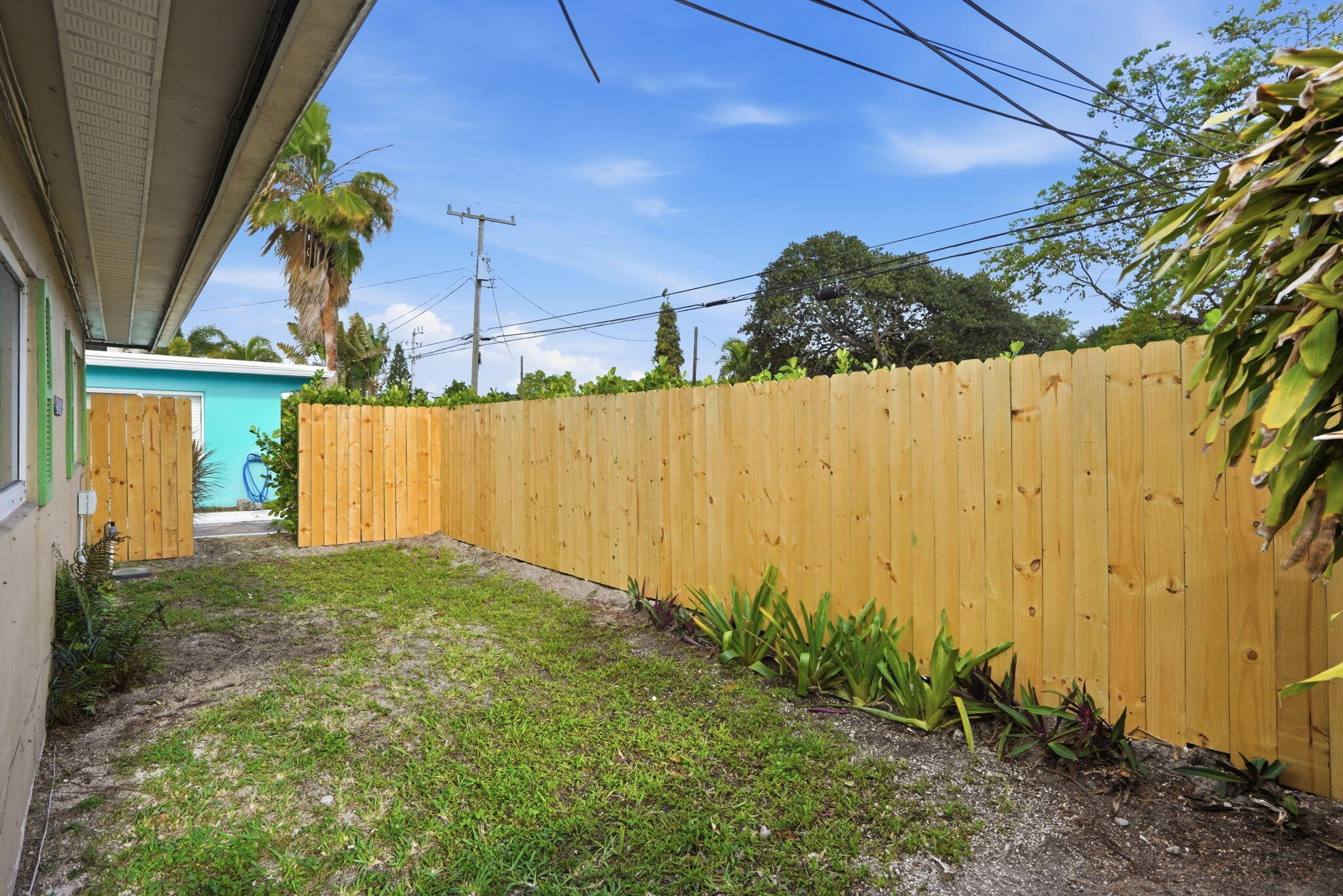 OAKLAND PARK - Residential Income